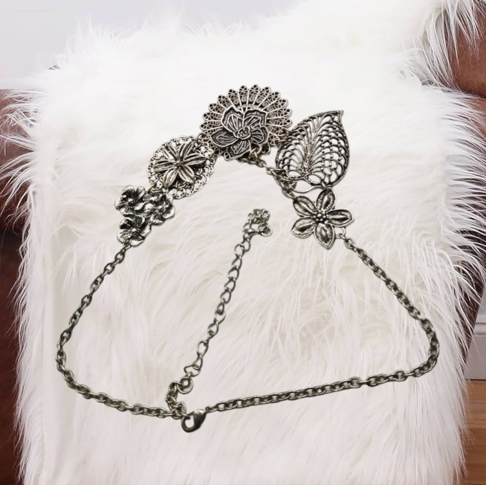 .🎄10/$20. Premier Designs ~ Gun Metal Gray Botanical Flower Plant  Necklace - Picture 3 of 6